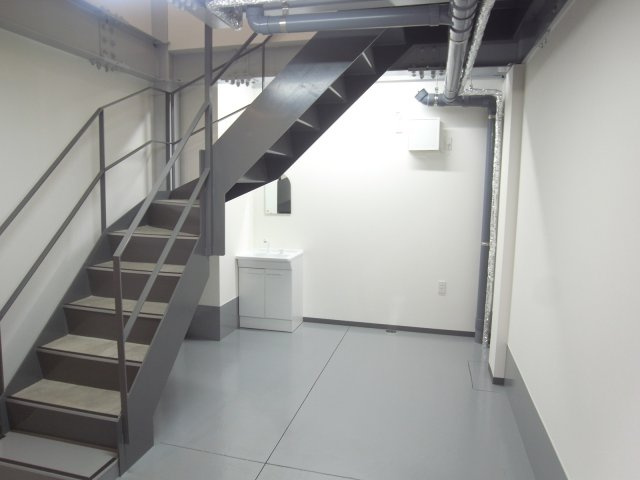 伊丹市西野６丁目の倉庫