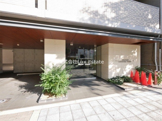 エスリード福島駅前のエントランス