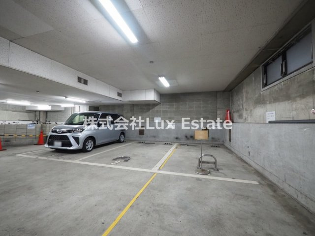 淺沼谷町マンションの駐車場