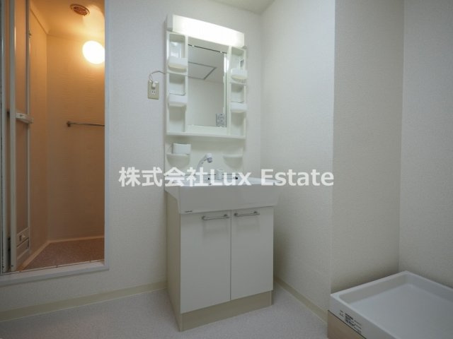 淺沼谷町マンションの独立洗面台