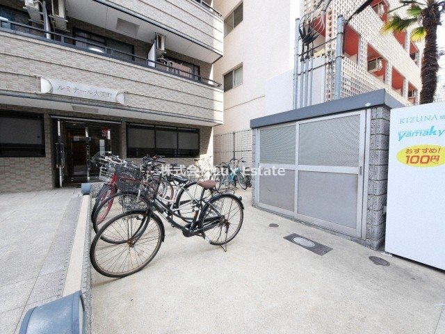 Ｂ－ＲＩＳＥ大国町の駐車場