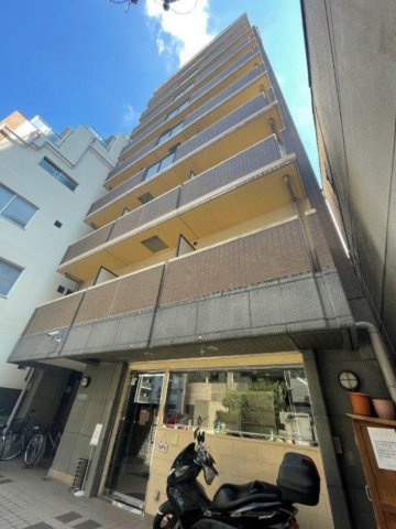 靭誠館の外観