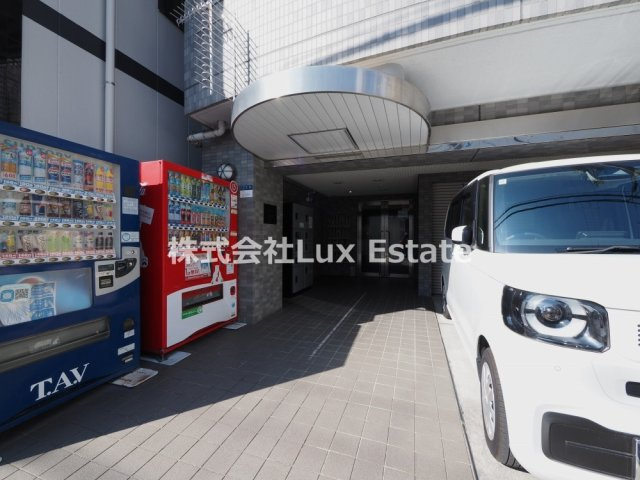 クレセント谷町のエントランス