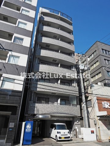 クレセント谷町の外観