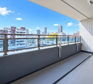 ローレルタワー心斎橋のバルコニー