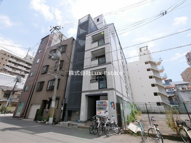 ライフステージ難波の外観