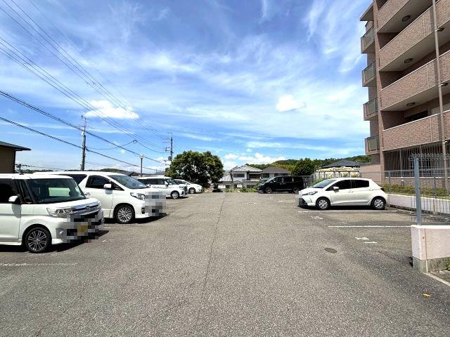 ラ・メゾンMSⅢの駐車場