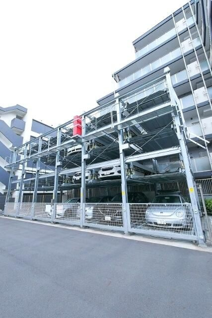 Ｎステージ鶴見の駐車場