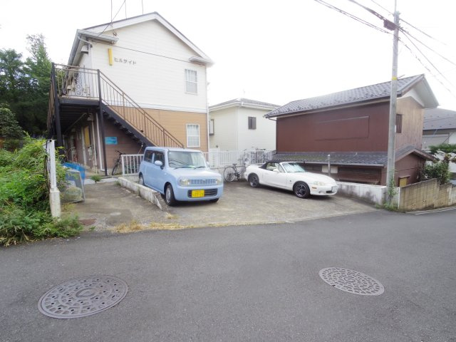 ヒルサイドの駐車場