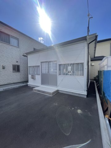 茨木市沢良宜浜１丁目の店舗事務所の駐車場