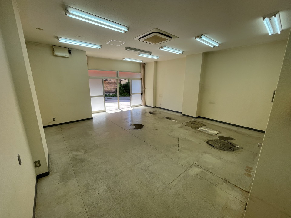 豊中市西泉丘１丁目の店舗事務所のロビー