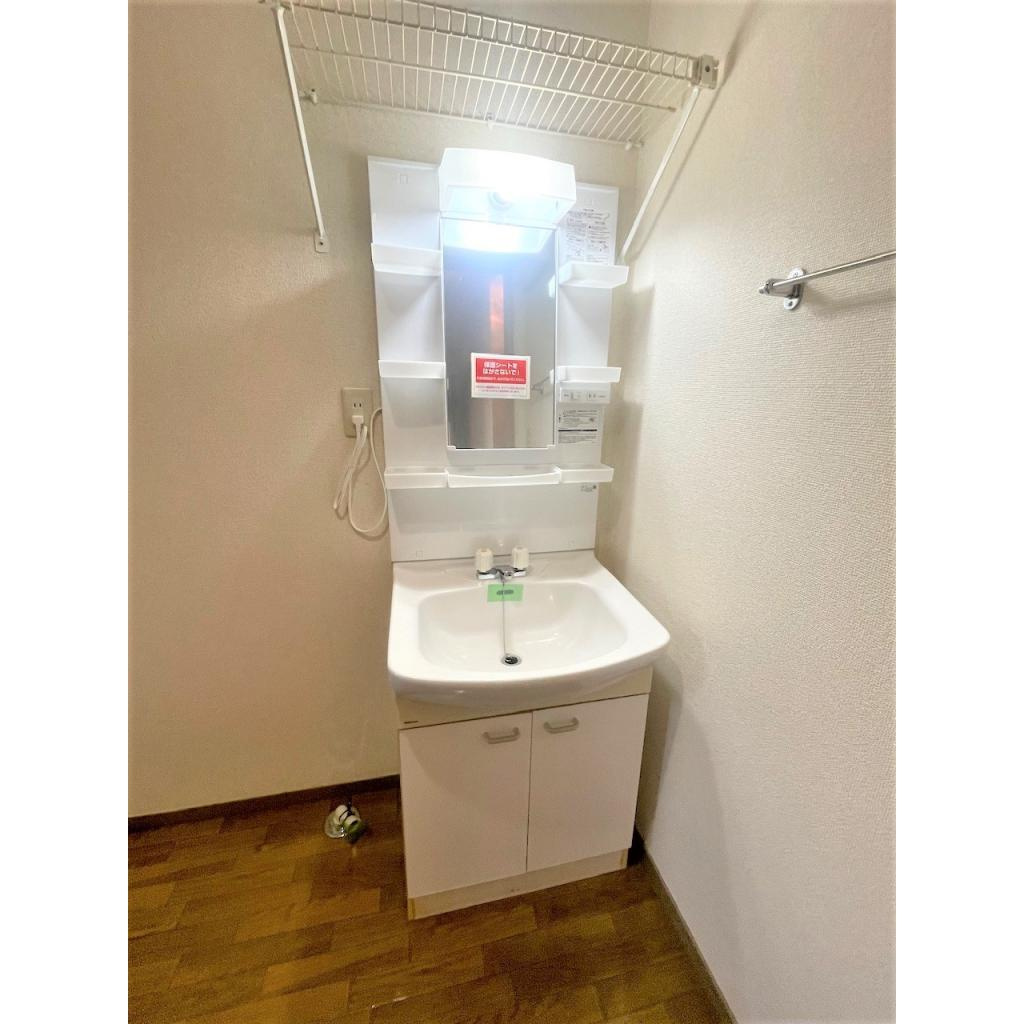 サンビレッジ東台　Ｃの独立洗面台|※写真は201のもの