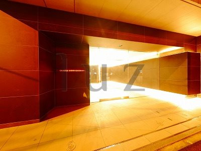 リクレイシア西横浜のエントランス