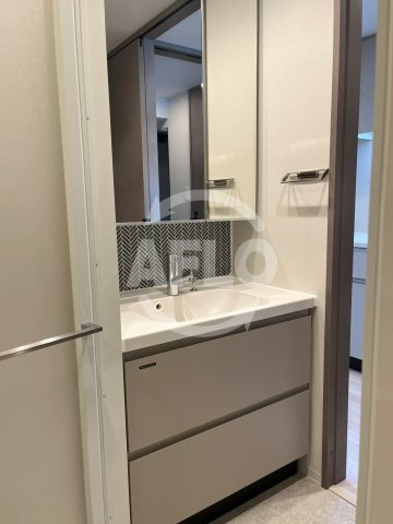 シーズンフラッツ南森町PREMIERの独立洗面台