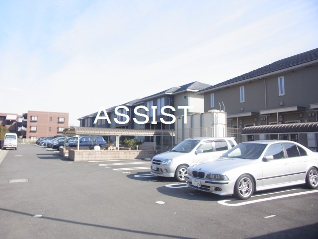 クレールの駐車場