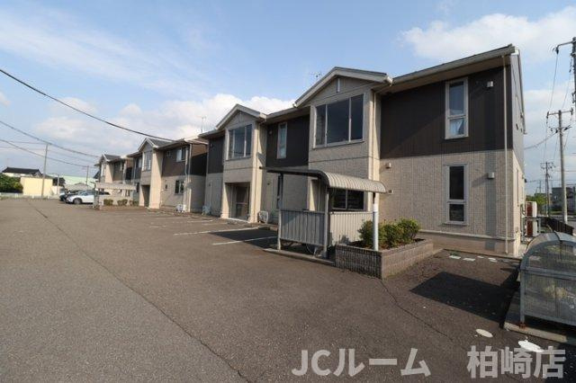 柏崎市三和町のアパートの外観
