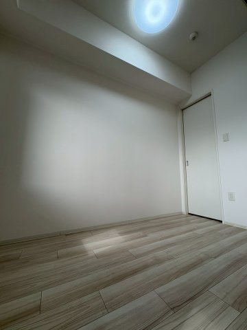 セレニテ日本橋プリエの洋室