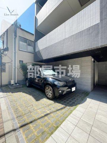プレセダンヒルズ三ノ輪の駐車場