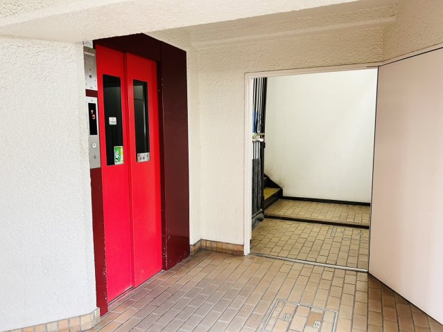 岸和田コーポラス弐号棟のその他共用部分|お手入れの行き届き、管理の良さが伺えます◎