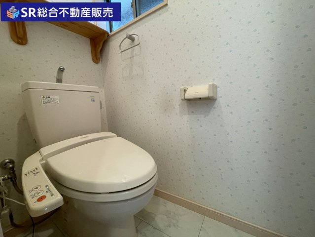 御厨東2丁目中古戸建のトイレ|2Fトイレ。温水洗浄便座もあります！