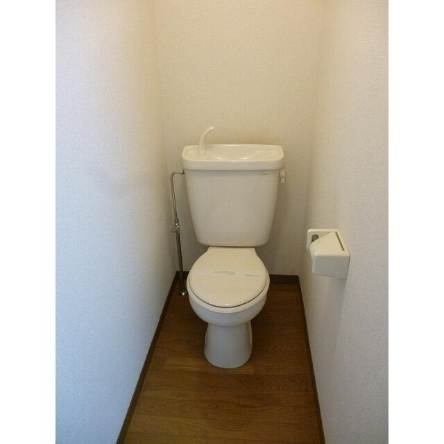 町田市三輪町のアパートのトイレ