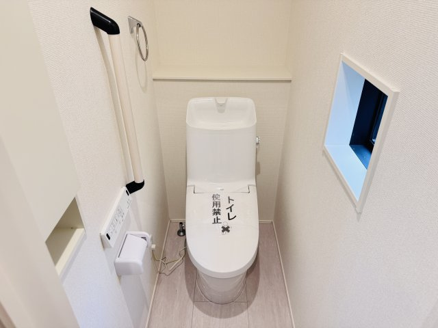 市川市南大野１丁目新築戸建【大野小学校：2分】のトイレ|温水洗浄暖房便座つきトイレ