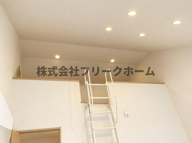 小金井市東町２丁目のアパートの寝室