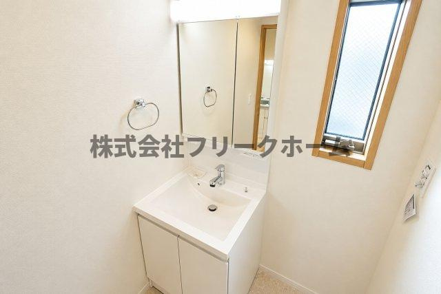 小金井市東町２丁目のアパートの洗面所