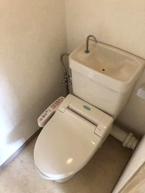 ロイヤルコート瀬田のトイレ|落ち着いた色調のトイレです