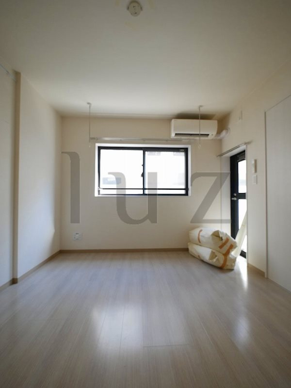 柏葉館の寝室|クローゼット完備のお部屋です！