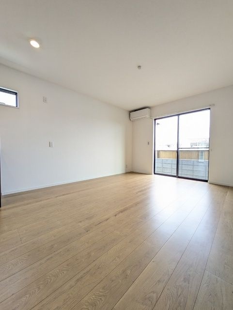 カリーノ山室戸建Ｃ棟の居間・リビング