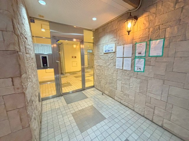 クルーム新大阪　2番館のエントランス