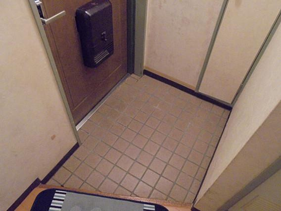 神戸市東灘区御影塚町３丁目の賃貸マンションの玄関