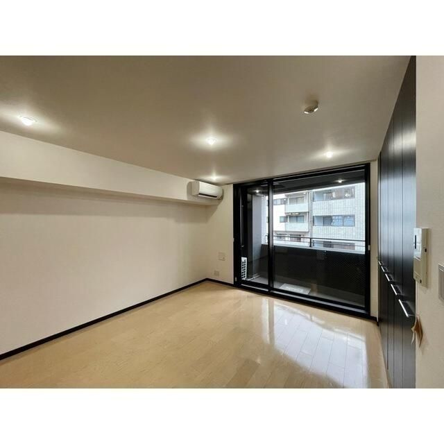 プラティーク新宿ＷＥＳＴの居間・リビング
