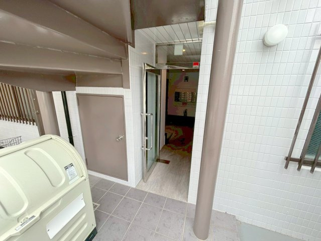 上新庄Sevin Che'rieのエントランス
