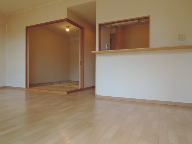 クレストフォートの居間・リビング