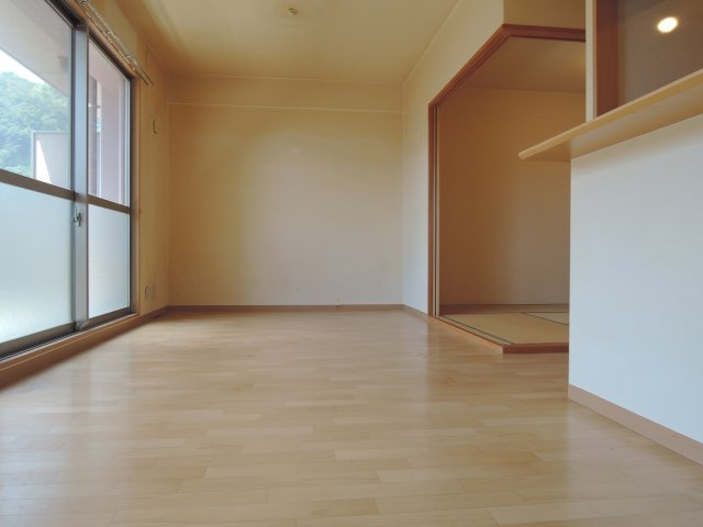 クレストフォートの居間・リビング