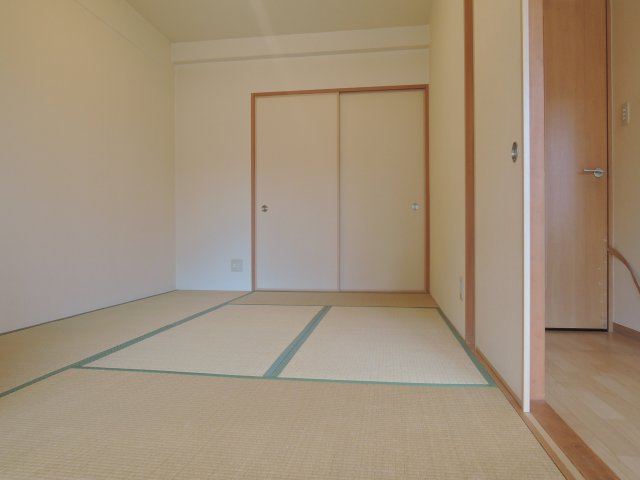 クレストフォートの内装
