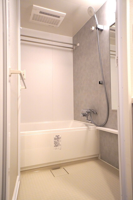 Ｊ．ＧＲＡＮ　Ｃｏｕｒｔ　品川西大井ＥＡＳＴの浴室|※写真は同タイプ住戸です。