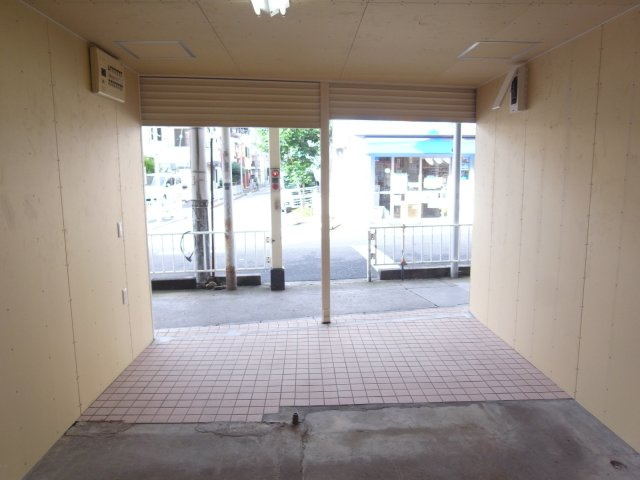 豊中市服部西町２丁目の店舗事務所