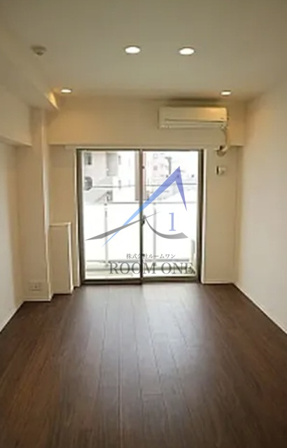 パークリュクス白金ｍｏｎｏグレージュの居間・リビング|洋室のお部屋です。