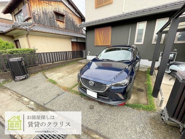 九郎右ヱ門 桂の駐車場