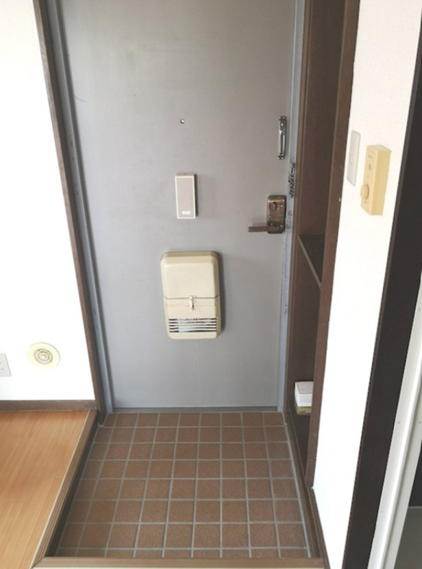グランデージ北山の玄関