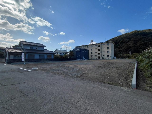 沼隈町草深　新築建売住宅の前面道路含む現地写真