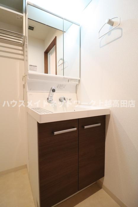 ロングステイ山下の独立洗面台|洗髪洗面化粧台（参考同型室内写真306号室）