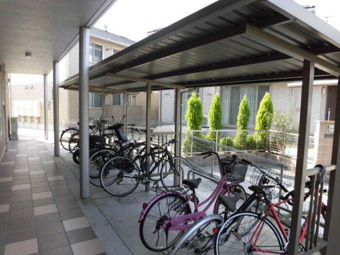 セジュール合川南 B棟のその他共用部分|駐輪場に自転車も停められます♪