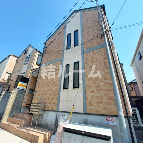新宿区新宿７丁目のアパートの外観