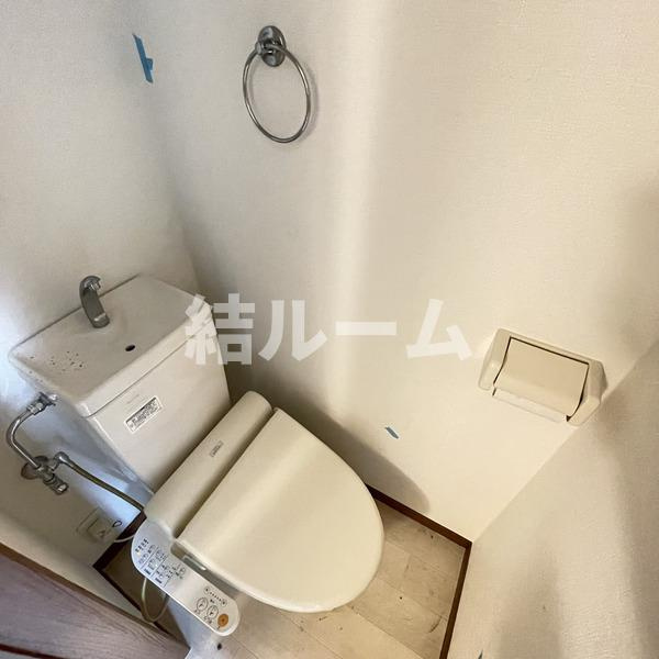 新宿区新宿７丁目のアパートのトイレ
