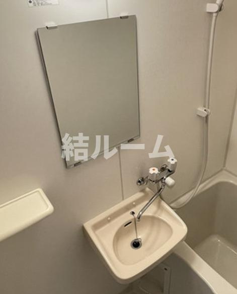 新宿区新宿７丁目のアパートの洗面所