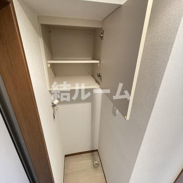 新宿区新宿７丁目のアパートの収納
